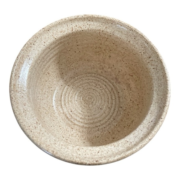 Linda Martin Pottery. Small blue and cream casserole dish with cover signed - Picture 6 of 9